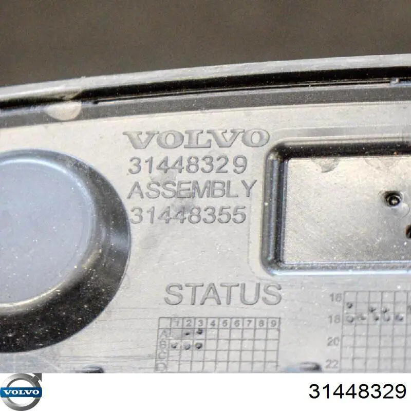 Expansor direito (placa sobreposta) de arco do pára-lama traseiro 32314918 Volvo