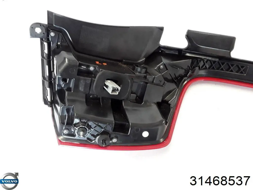 Lanterna traseira esquerda externa 31468537 Volvo