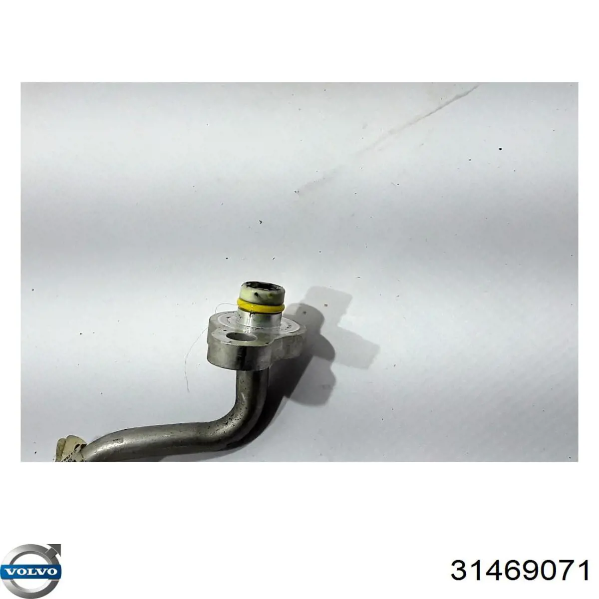 32226905 Volvo Mangueira de aparelho de ar condicionado, desde o vaporizador traseiro até o compressor
