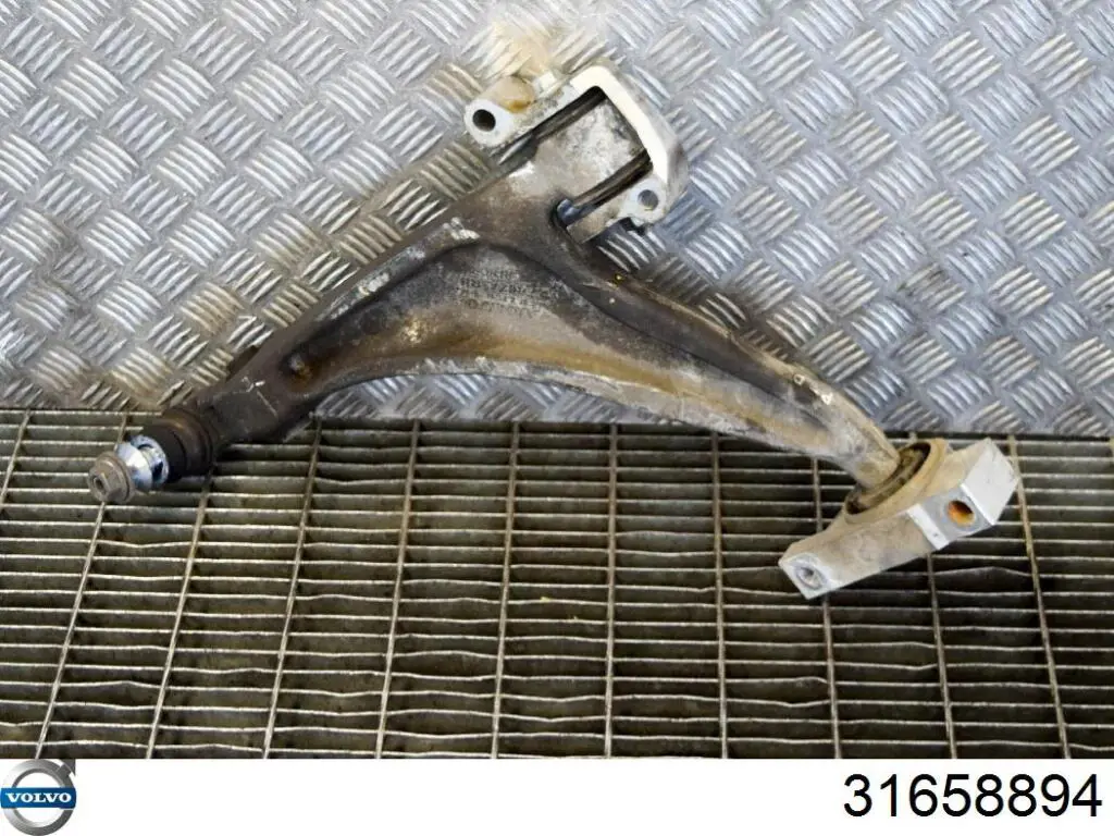 Braço oscilante inferior direito de suspensão dianteira Volvo 31658894 preço, a partir de 235,55 USD