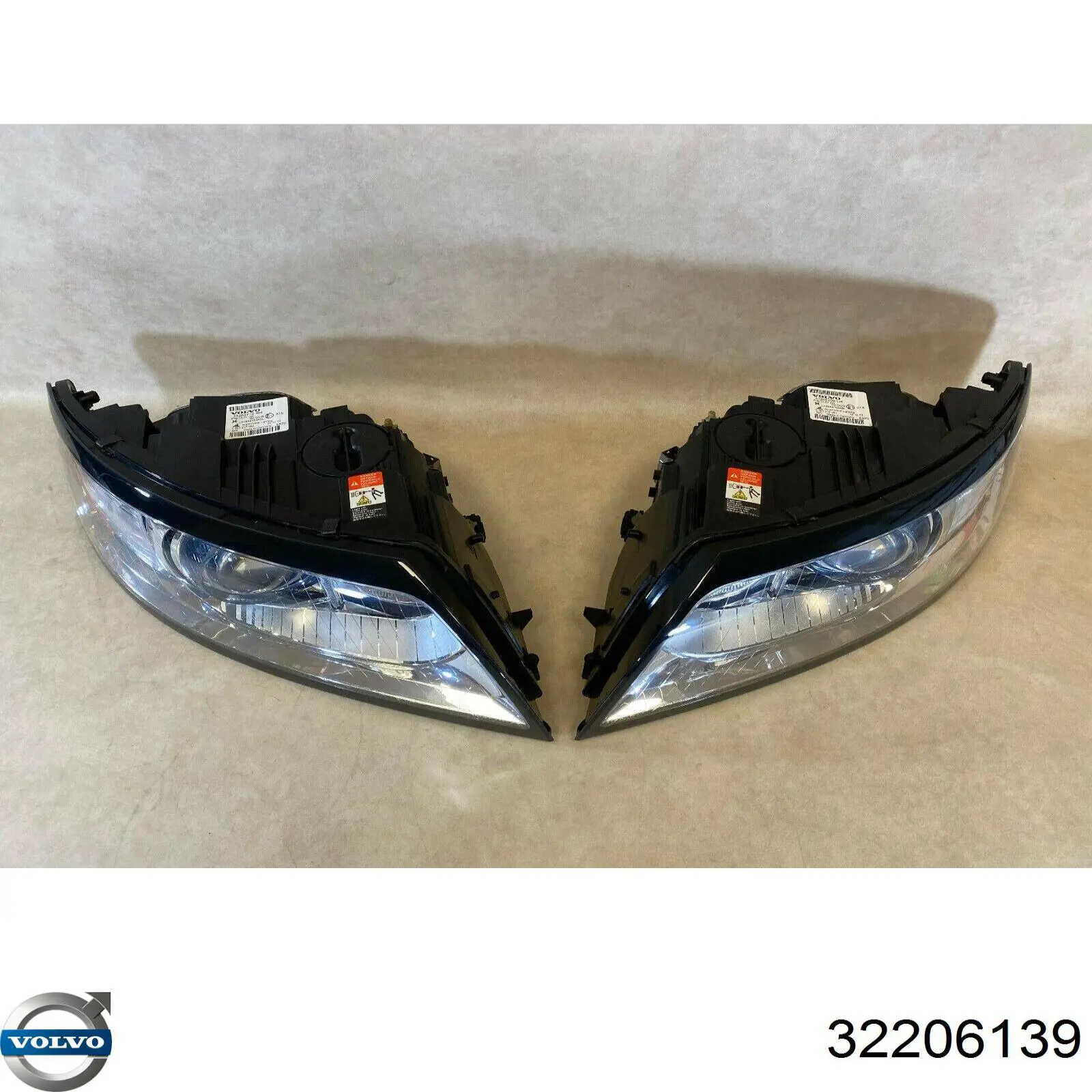 32206139 Volvo Luz esquerda