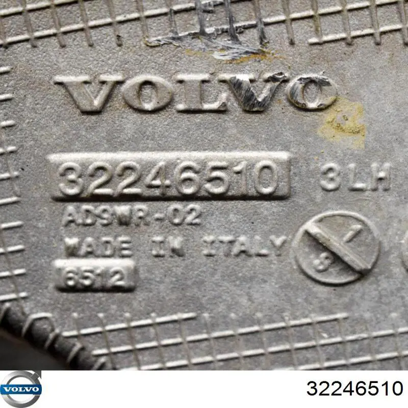 Compre 36011681 Volvo Braço oscilante inferior esquerdo de suspensão traseira