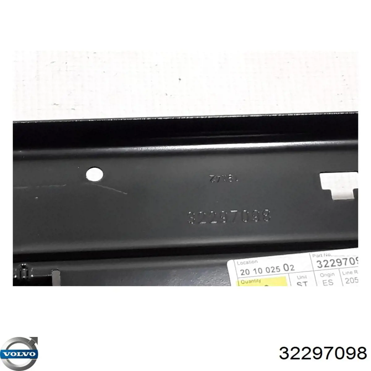 Suporte superior do radiador (painel de montagem de fixação das luzes) Volvo 32297098 preço, a partir de 76,74 USD