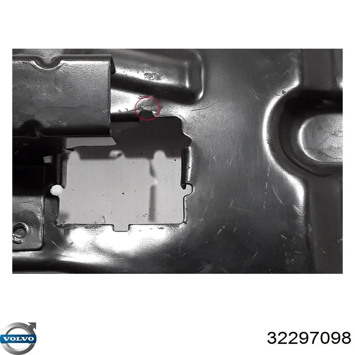 Suporte superior do radiador (painel de montagem de fixação das luzes) 32297098 Volvo