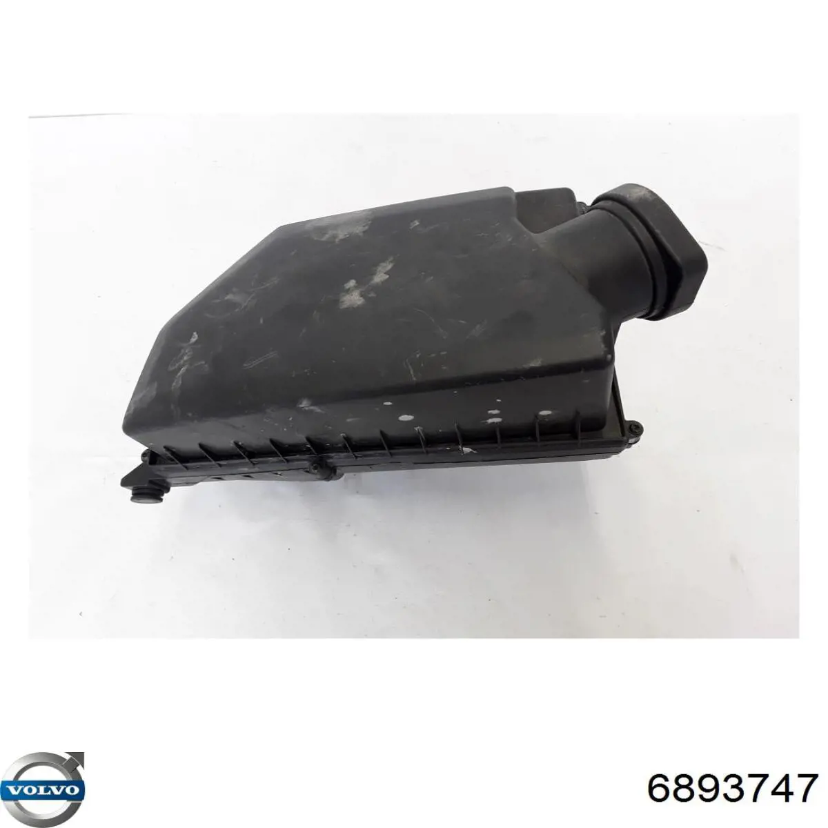  Volvo 6893747