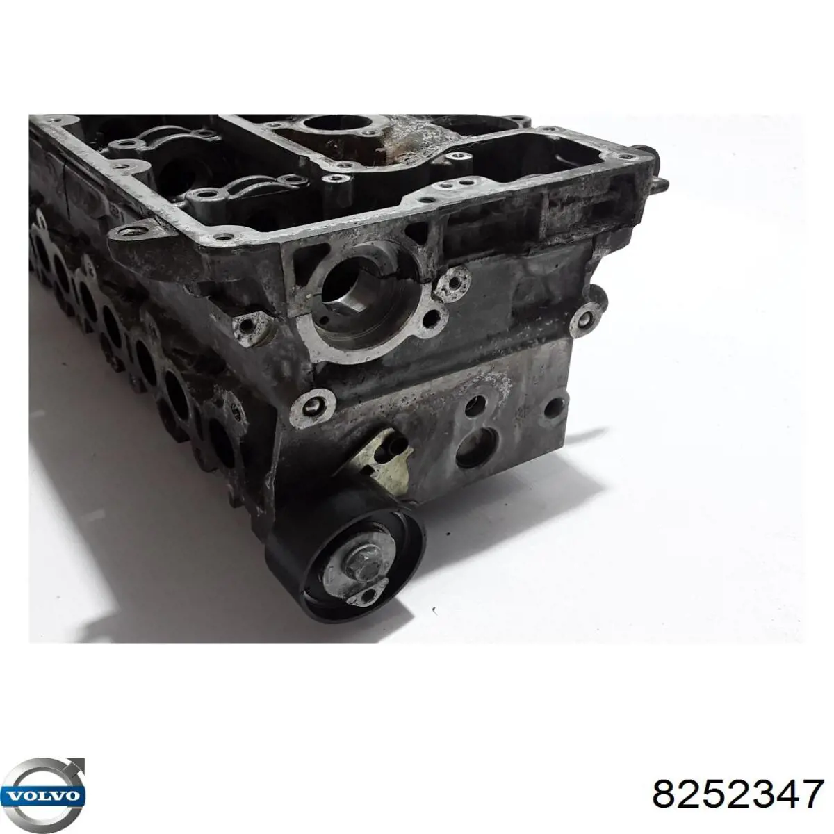 Compre 8252347 Volvo Cabeça de motor (CBC)