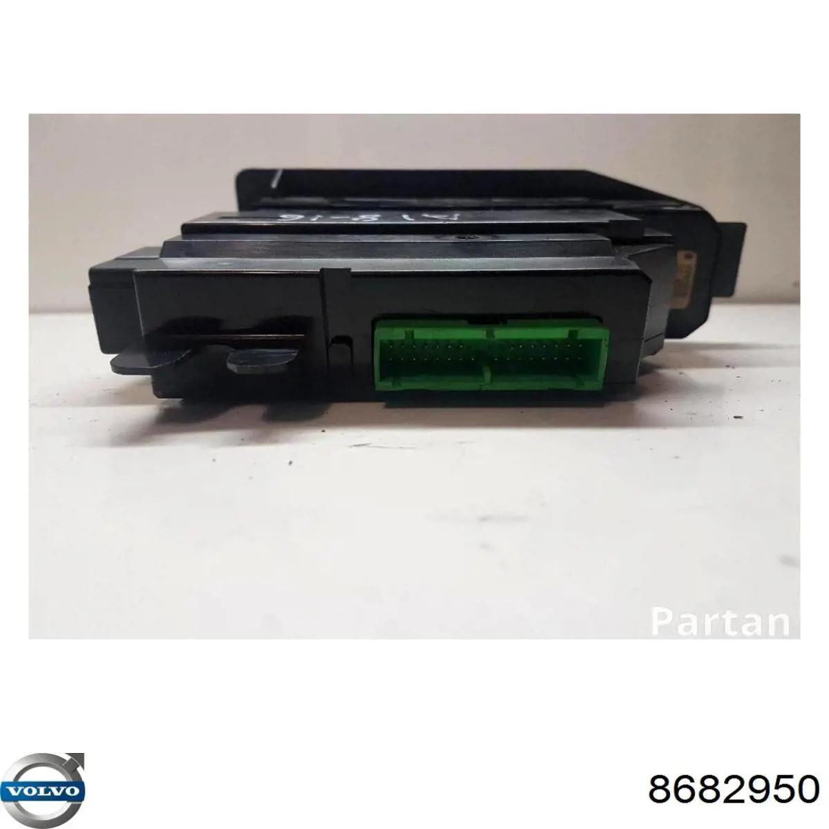 Compre 8682950 Volvo Botão dianteiro direito de ativação de motor de acionamento de vidro