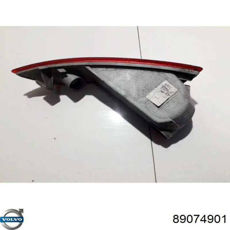 89074901 Volvo Lanterna de nevoeiro traseira esquerda
