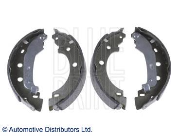 Sapatas do freio traseiras de tambor 8671020704 Renault (RVI)