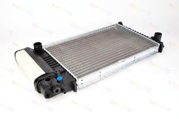 Radiador de esfriamento de motor 17111712986 BMW
