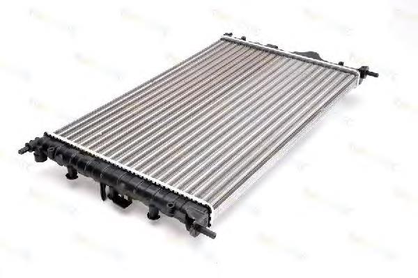 Radiador de esfriamento de motor 7700424035 Renault (RVI)