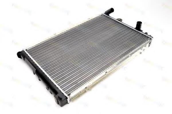 Radiador de esfriamento de motor Renault (RVI) 7700838133E