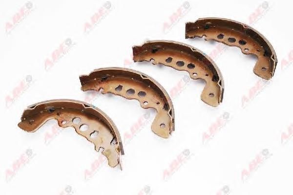 Sapatas do freio traseiras de tambor Suzuki 5320067D00 preço, a partir de 21,80 USD