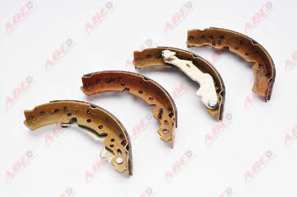 Sapatas do freio traseiras de tambor Toyota 0449505010