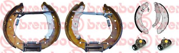 Sapatas do freio traseiras de tambor, montadas com cilindros, kit 8671014482 Renault (RVI)
