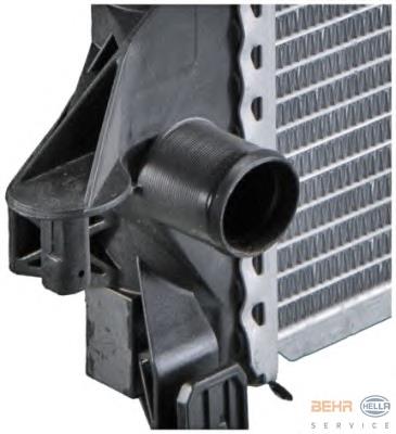 Radiador de esfriamento de motor Renault (RVI) 8200008766