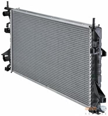 Radiador de esfriamento de motor 8200008766 Renault (RVI)