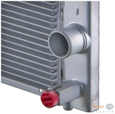 Radiador de esfriamento de motor Volvo 30666124