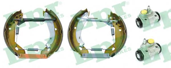 Sapatas do freio traseiras de tambor, montadas com cilindros, kit Renault (RVI) 8671003659 preço, a partir de 111,63 USD