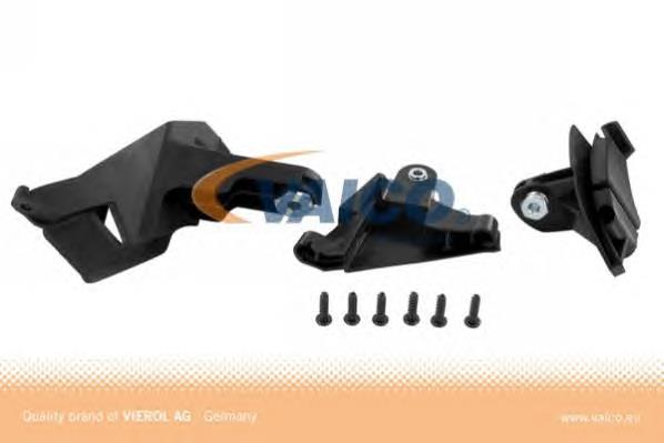 Consola (adaptador) de fixação da luz dianteira direita Mercedes A2118201414 preço, a partir de 39,59 USD