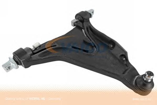 272424 Volvo Braço oscilante inferior direito de suspensão dianteira