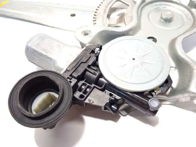 Motor de acionamento de vidro da porta dianteira direita 0620401760 TOYOTA