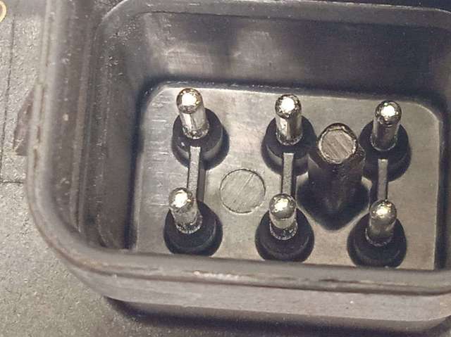 Motor de acionamento de vidro da porta dianteira esquerda 13101480 OPEL