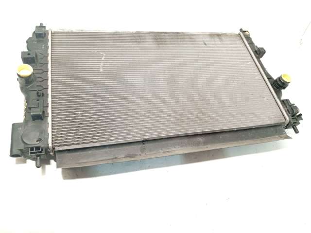 Radiador de esfriamento de motor 13312812 OPEL
