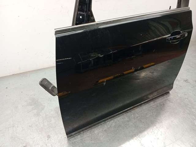 Porta dianteira esquerda 13330765 OPEL