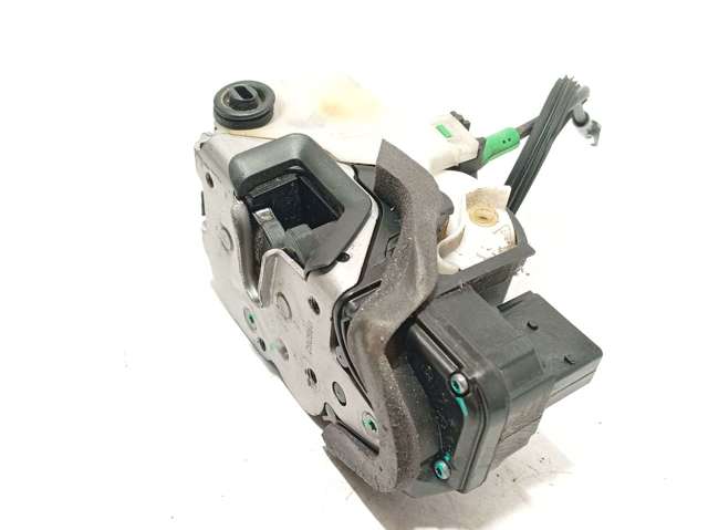 Fecho da porta traseira direita 13503808 OPEL