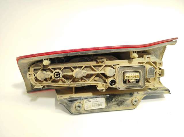 Lanterna traseira esquerda 1353206080 PEUGEOT