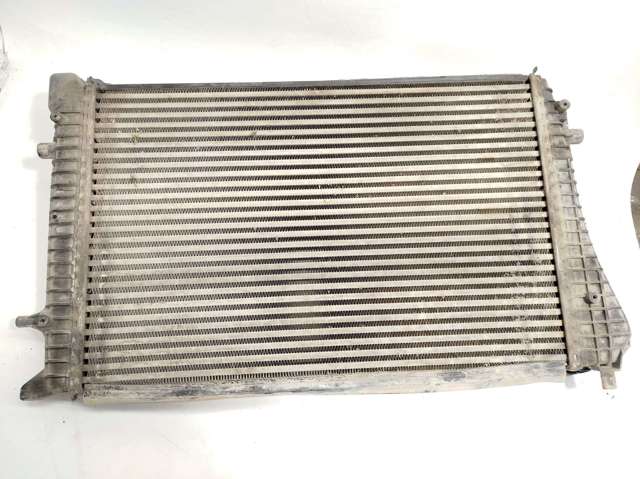 Radiador de intercooler 1K0145803F VAG