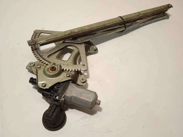 Motor de acionamento de vidro da porta dianteira direita 2621002330 TOYOTA