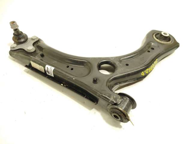Braço oscilante inferior direito de suspensão dianteira 2Q0407152D VAG