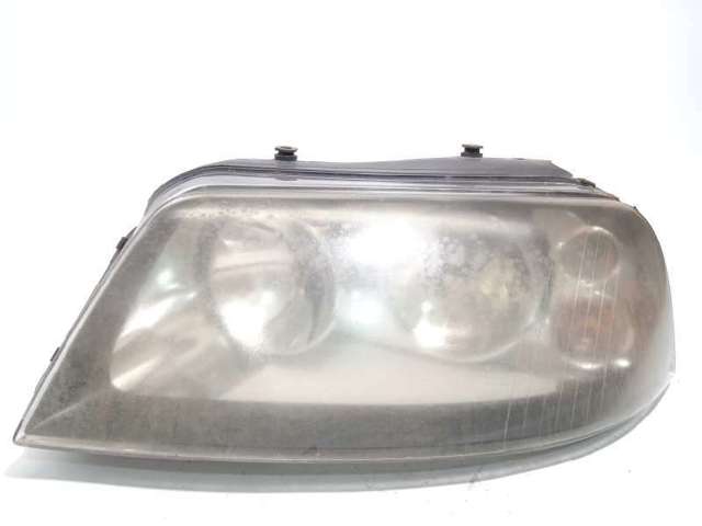 Luz esquerda 301182211 VAG
