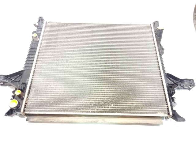 Radiador de esfriamento de motor 30681495 VOLVO
