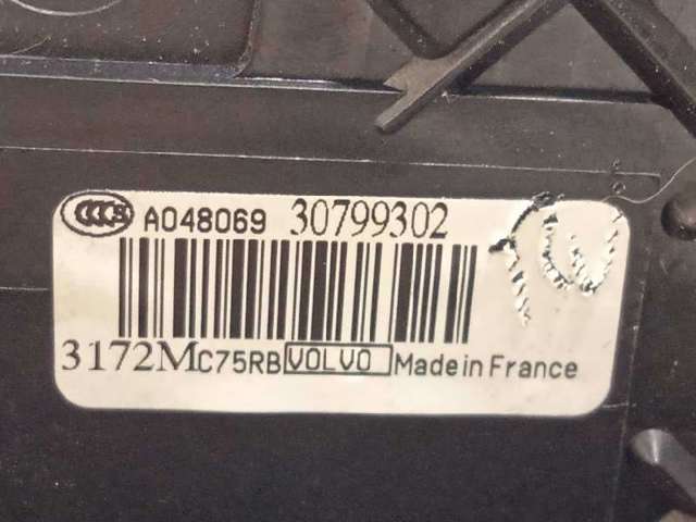 Fecho da porta dianteira direita 30799302 VOLVO