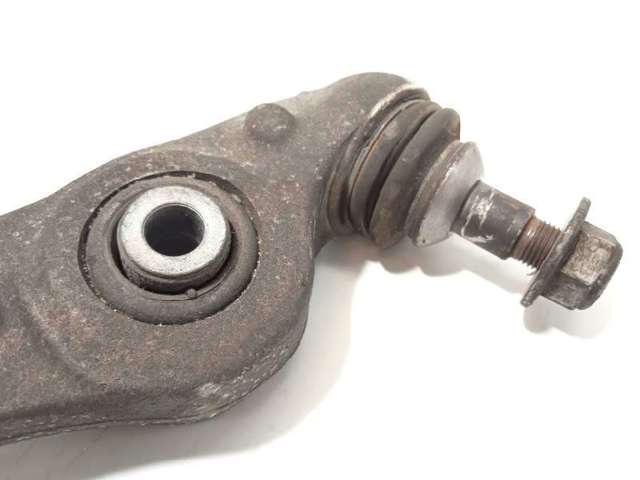 Braço oscilante inferior esquerdo de suspensão dianteira 31126850781 BMW
