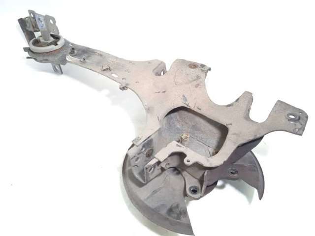 Braço oscilante (tração) longitudinal inferior direito de suspensão traseira 31406655 VOLVO