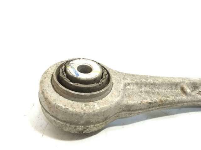 Braço oscilante transversal esquerdo de suspensão traseira 33326796001 BMW