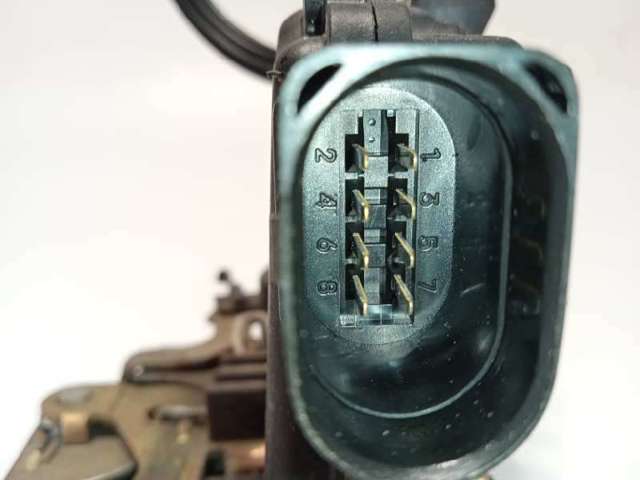 Fecho da porta dianteira direita 3B1837016A VAG