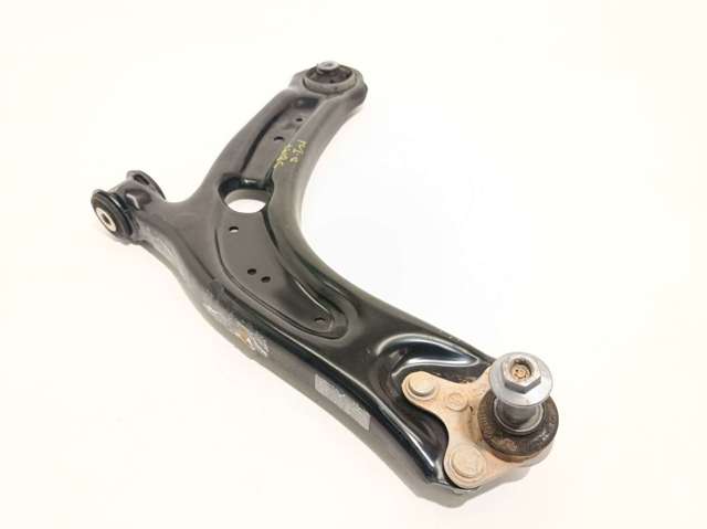 Braço oscilante inferior esquerdo de suspensão dianteira 3Q0407151P VAG