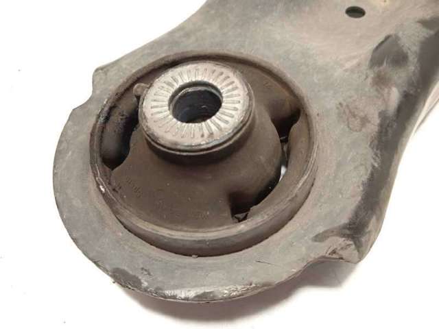 Braço oscilante inferior direito de suspensão dianteira 3Q0407152E VAG