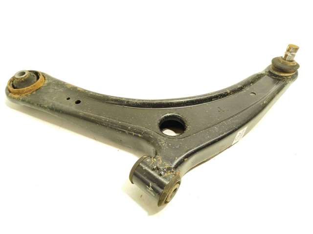 Braço oscilante inferior esquerdo de suspensão dianteira 4013A427 MITSUBISHI