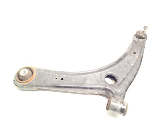 Braço oscilante inferior esquerdo de suspensão dianteira 4013A443 MITSUBISHI