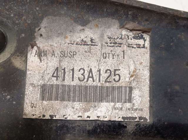 Braço oscilante de suspensão traseira transversal 4113A125 MITSUBISHI