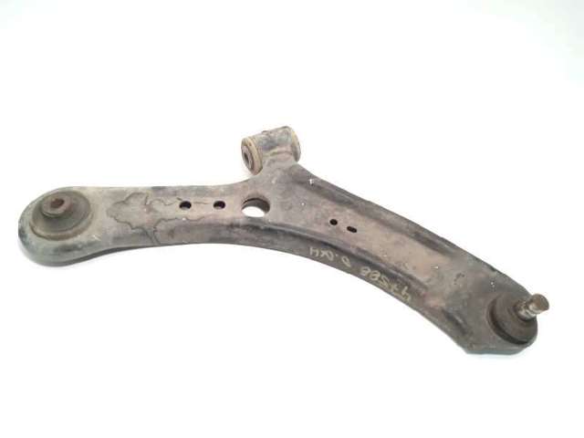 Braço oscilante inferior direito de suspensão dianteira 4520154L20 SUZUKI