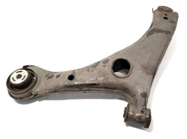 Braço oscilante inferior direito de suspensão dianteira 4766910AG CHRYSLER