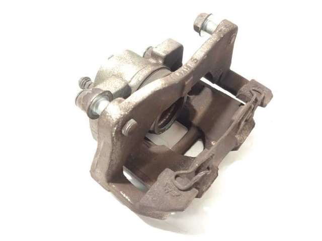 Suporte do freio dianteiro esquerdo 477500D200 TOYOTA