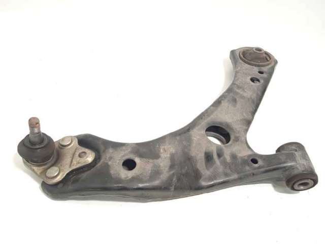 Braço oscilante inferior direito de suspensão dianteira 4806847060 TOYOTA